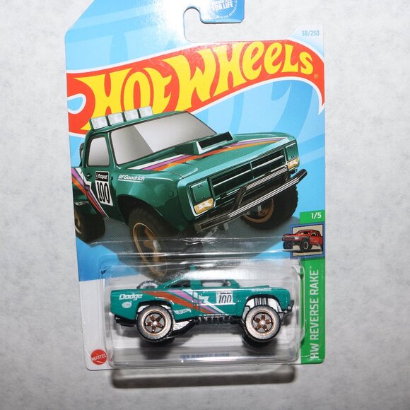 Hot Wheels lot of 12 Trucks variety of series all NIP - Picture 12 of 14